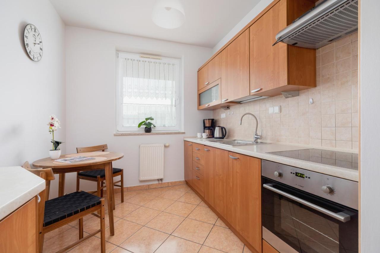 Cozy With Balcony Chmieleniec By Renters Apartament